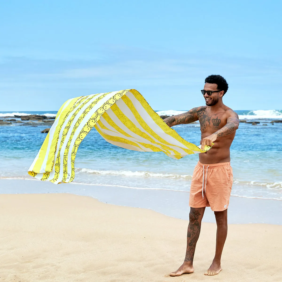 Dock & Bay Beach Towels - Doing Our Bit - Smiley - Outlet