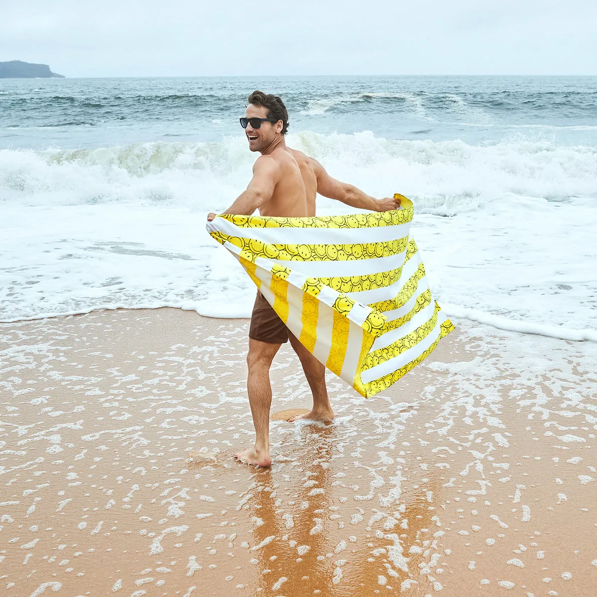 Dock & Bay Beach Towels - Doing Our Bit - Smiley - Outlet